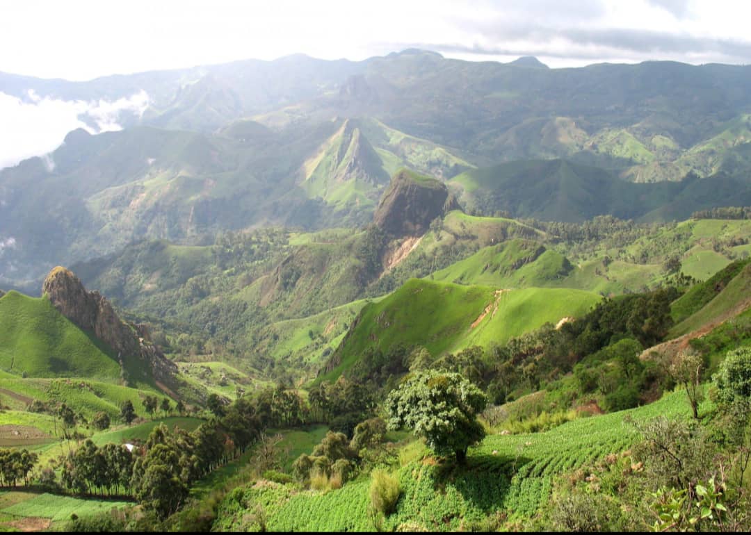 Montagnes de la Menoua